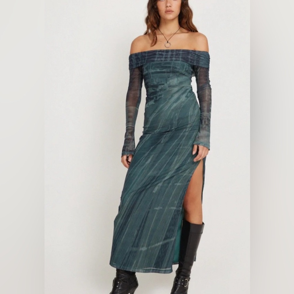 Terra Bardot- Midi Dress In Cityscape Green